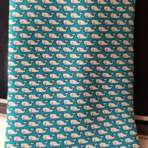NEW $49 VINEYARD VINES BOYS SILK TIE - BLUE WHALES - Picture 2 of 4